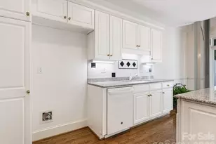 8952 Challis Hill Ln, Charlotte, NC 28226 - Photo 13