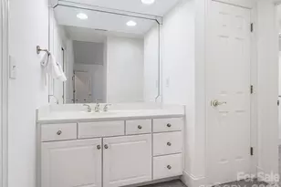 8952 Challis Hill Ln, Charlotte, NC 28226 - Photo 21