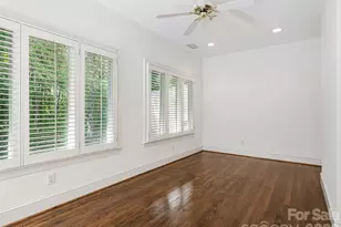 8952 Challis Hill Ln, Charlotte, NC 28226 - Photo 9