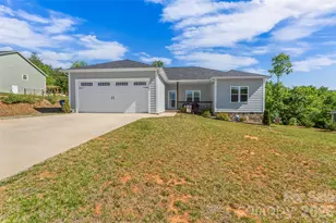 2455 Saratoga Run, Morganton, NC 28655 - Photo 3