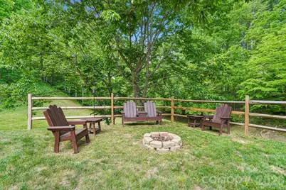 302 Battle Creek Drive, Green Mountain, NC 28740 - Photo 27