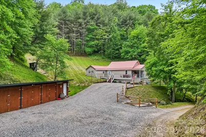 302 Battle Creek Drive, Green Mountain, NC 28740 - Photo 5