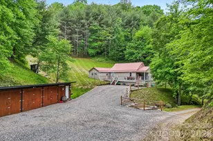 302 Battle Creek Dr, Green Mountain, NC 28740 - Photo 5
