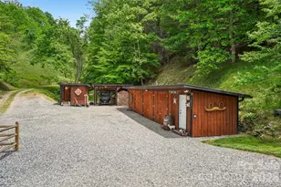 302 Battle Creek Dr, Green Mountain, NC 28740 - Photo 29