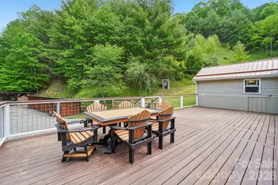 302 Battle Creek Drive, Green Mountain, NC 28740 - Photo 25