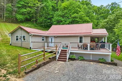 302 Battle Creek Drive, Green Mountain, NC 28740 - Photo 3