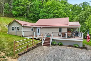 302 Battle Creek Dr, Green Mountain, NC 28740 - Photo 3