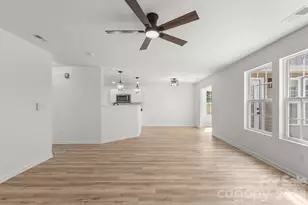 8723 Buttonwood Ct, Charlotte, NC 28215 - Photo 17
