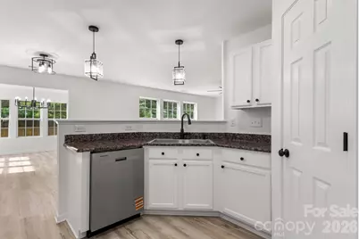 8723 Buttonwood Court, Charlotte, NC 28215 - Photo 7