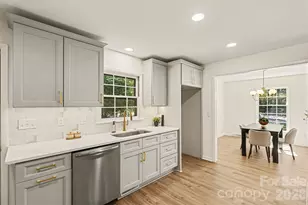 319 Kingsley Dr, Charlotte, NC 28270 - Photo 19