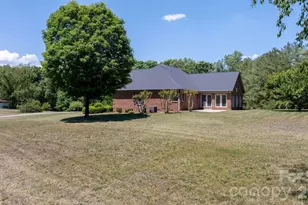 2201 Teague Town Rd, Taylorsville, NC 28681 - Photo 9