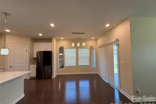 11838 Red Leaf Dr, Charlotte, NC 28215 - Photo 5