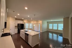 11838 Red Leaf Dr, Charlotte, NC 28215 - Photo 3