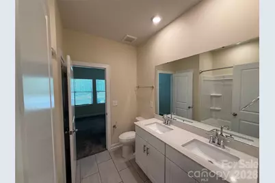11838 Red Leaf Drive, Charlotte, NC 28215 - Photo 17