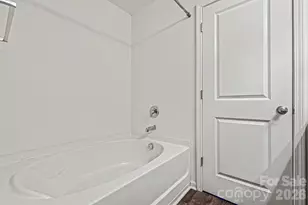 2428 Alex Ryan Dr, Charlotte, NC 28216 - Photo 15