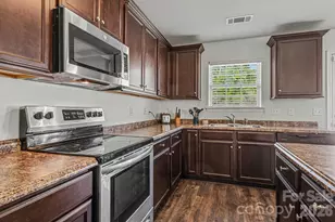 2428 Alex Ryan Dr, Charlotte, NC 28216 - Photo 11