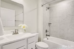 5513 Hughesdale Dr, Charlotte, NC 28215 - Photo 15