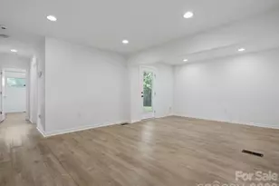 3633 Rosehaven Dr, Charlotte, NC 28205 - Photo 15