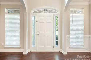 12102 Hampton Pl Dr, Charlotte, NC 28269 - Photo 5