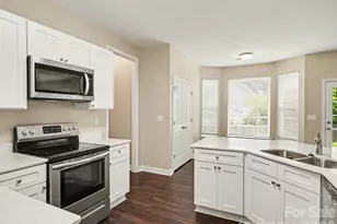 12102 Hampton Pl Dr, Charlotte, NC 28269 - Photo 9