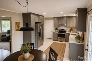 492 14th Ave Dr NE, Hickory, NC 28601 - Photo 9