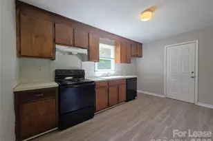 405 S Pinchback Ave, Bessemer City, NC 28016 - Photo 5