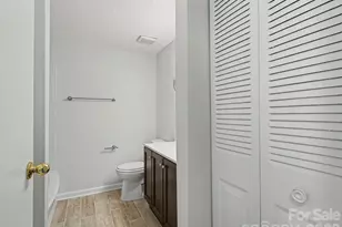 9416 Lexington Cir, Charlotte, NC 28213 - Photo 17
