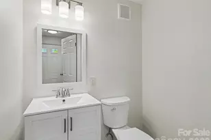 9416 Lexington Cir, Charlotte, NC 28213 - Photo 5