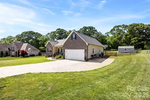 2357 Mintew Cir, Lincolnton, NC 28092 - Photo 7
