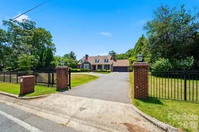 1013 14th Avenue Drive NW, Hickory, NC 28601 - Photo 45
