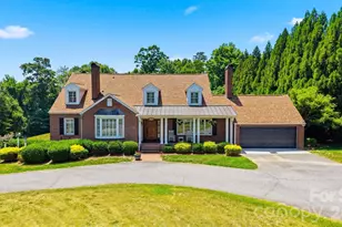 1013 14th Ave Dr NW, Hickory, NC 28601 - Photo 3