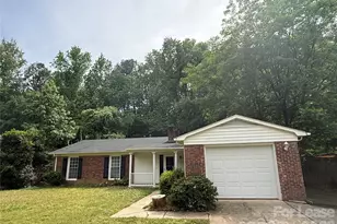 6341 Round Hill Rd, Charlotte, NC 28211 - Photo 15