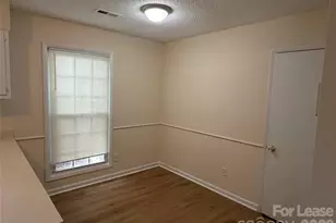 6341 Round Hill Rd, Charlotte, NC 28211 - Photo 5