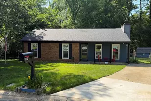 6804 Delta Lake Dr, Charlotte, NC 28215 - Photo 1