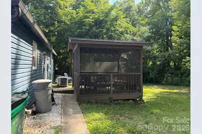 6804 Delta Lake Drive, Charlotte, NC 28215 - Photo 3