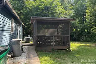 6804 Delta Lake Dr, Charlotte, NC 28215 - Photo 3