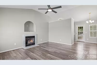 613 Hoskins Ridge Lane, Charlotte, NC 28216 - Photo 7