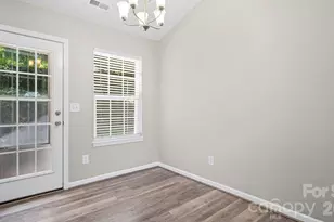613 Hoskins Ridge Ln, Charlotte, NC 28216 - Photo 13