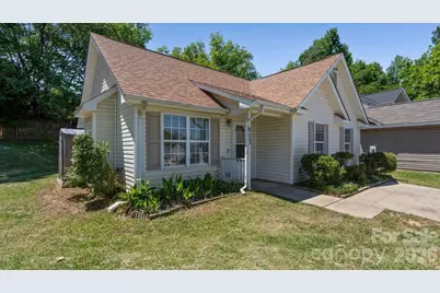 613 Hoskins Ridge Lane, Charlotte, NC 28216 - Photo 3