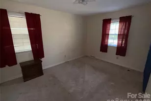 1129 McLaughlin Dr, Charlotte, NC 28212 - Photo 13
