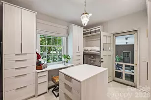 930 Ardsley Rd, Charlotte, NC 28207 - Photo 29