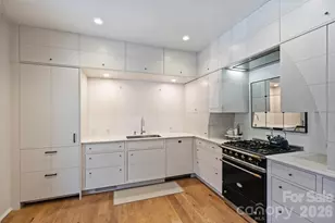 930 Ardsley Rd, Charlotte, NC 28207 - Photo 13