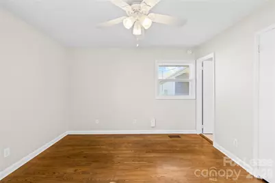 4033 Woodgreen Terrace, Charlotte, NC 28205 - Photo 15