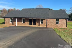 4013 Eugene Dr, Lincolnton, NC 28092 - Photo 1