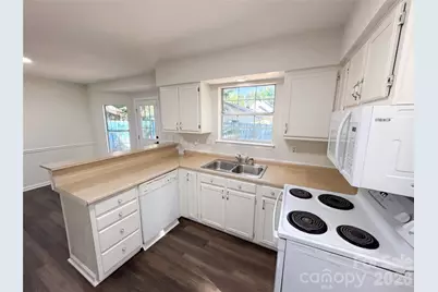 4720 Topsail Court, Charlotte, NC 28212 - Photo 7