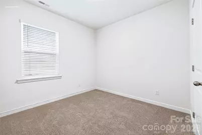 658 13th Avenue Drive NE, Hickory, NC 28601 - Photo 17