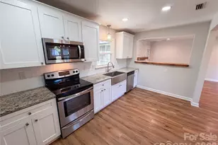 4554 Strangford Ave, Charlotte, NC 28215 - Photo 7