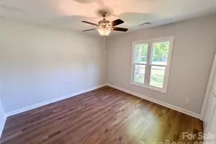 4554 Strangford Ave, Charlotte, NC 28215 - Photo 13