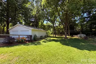 6727 Glenmoor Dr, Charlotte, NC 28214 - Photo 19