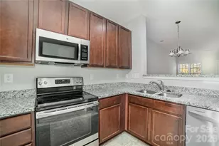 11033 Ardglass Ct, Charlotte, NC 28213 - Photo 9
